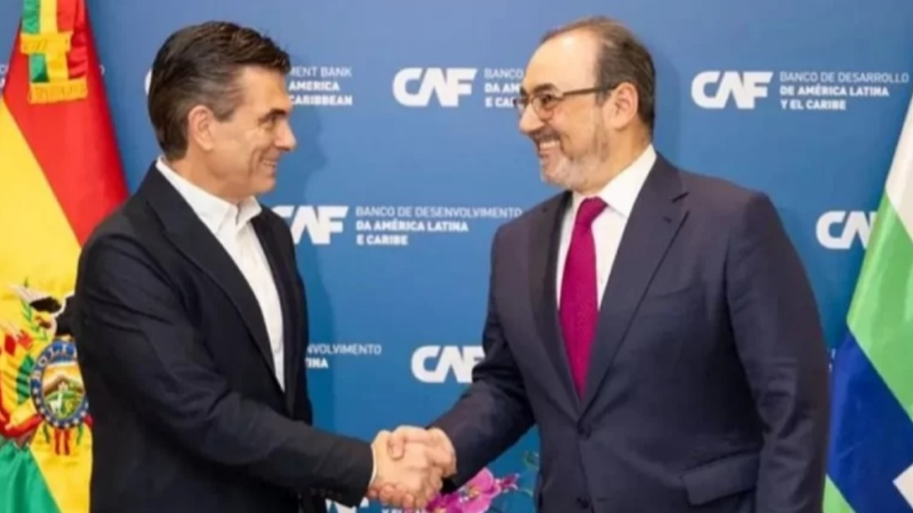 Rodrigo Paz en la CAF